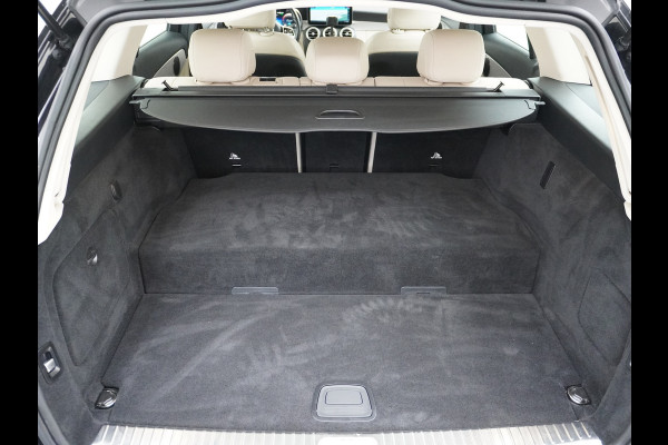 Mercedes-Benz C-Klasse Estate 300e AUT-9 320pk Leder PHEV Hybrid Virtual Cockpit Apple Carplay Android Auto Adaptive-Cruise Lane-Assist High Performanc Keyless Dual-Ecc Distronic+ Rijassistentiepakket Park-Assist Verkeersbord-Herkenning Origineel Nederlandse Auto Nieuwprijs €59.000 320PK 700Nm Koppel