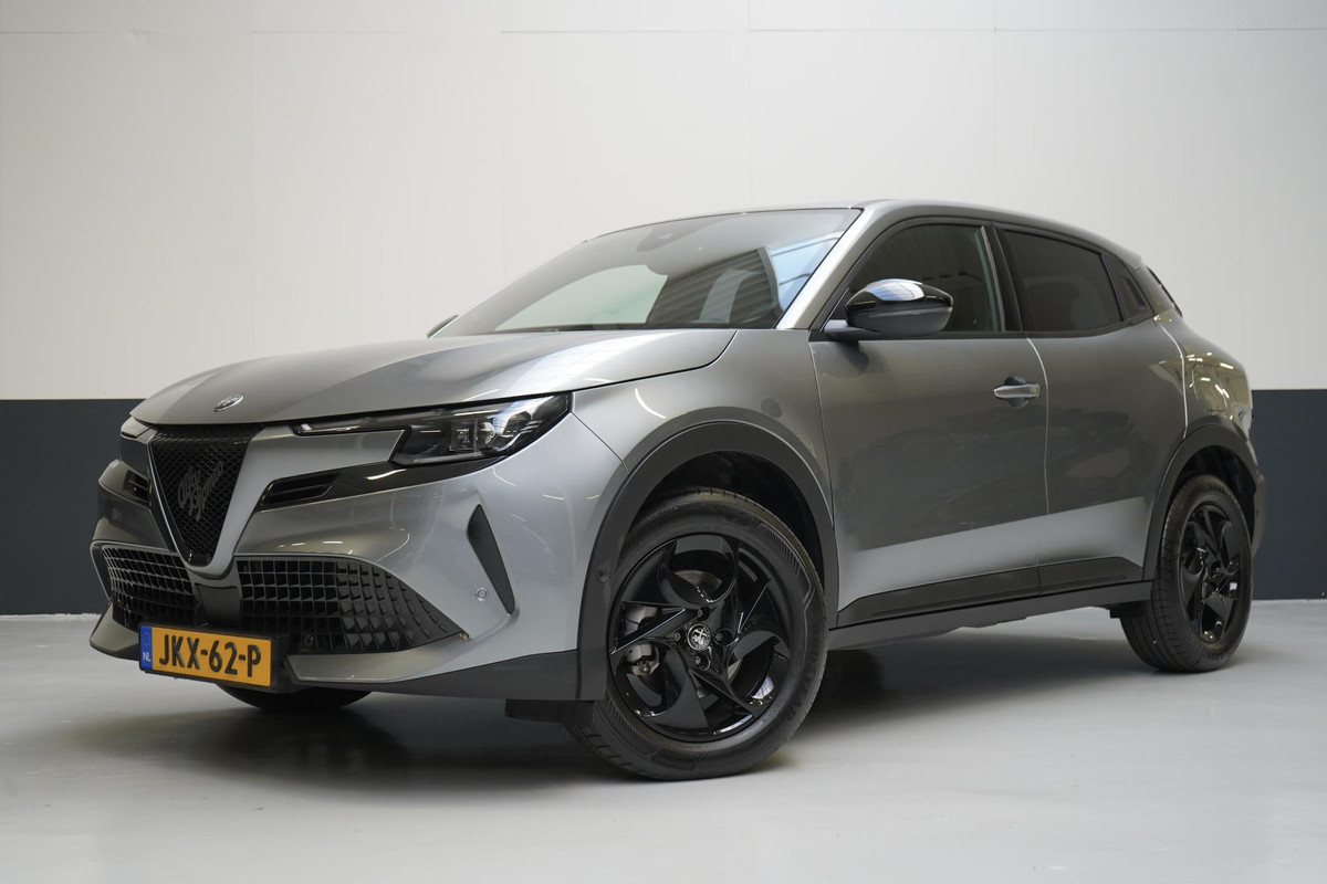 Alfa Romeo junior 1.2 Turbo Hybrid Ibrida Speciale | Pack Techno | Adaptive | Navigatie | Achteruitrijcamera