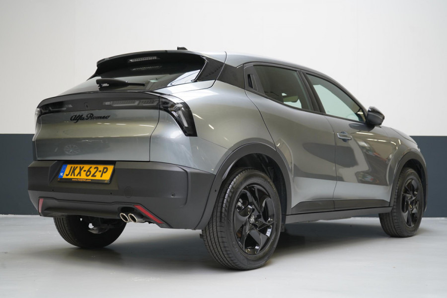 Alfa Romeo junior 1.2 Turbo Hybrid Ibrida Speciale | Pack Techno | Adaptive | Navigatie | Achteruitrijcamera