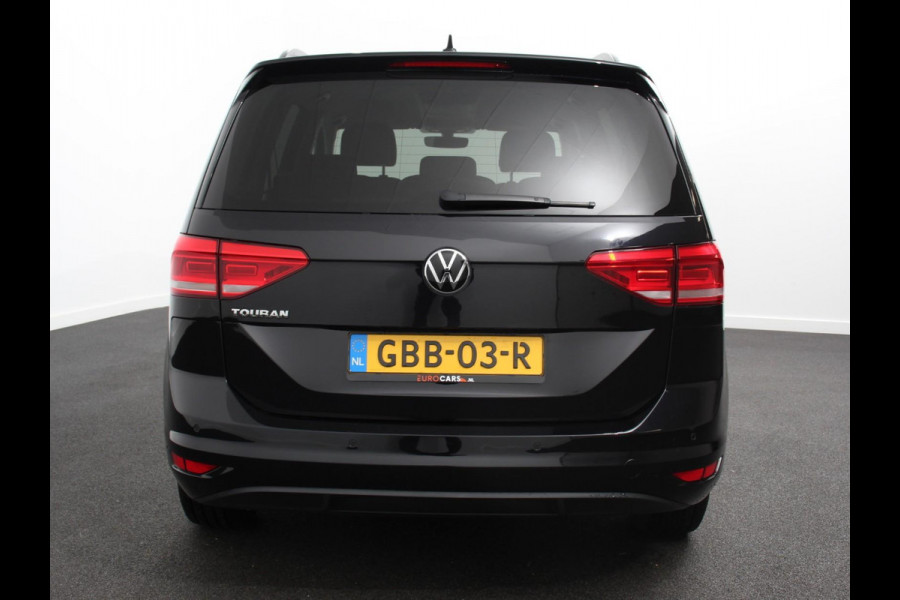 Volkswagen Touran 1.5 TSI 150pk DSG Comfortline Plus 7p | Navigatie | Apple Carplay/Android Auto | Wegklapbare trekhaak | Parkeersensoren | Adaptive Cruise Control | Stoelverwarming | Getinte ramen | Climate Control