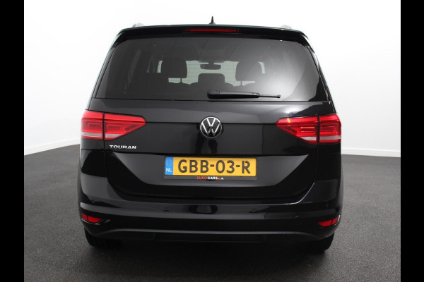 Volkswagen Touran 1.5 TSI 150pk DSG Comfortline Plus 7p | Navigatie | Apple Carplay/Android Auto | Wegklapbare trekhaak | Parkeersensoren | Adaptive Cruise Control | Stoelverwarming | Getinte ramen | Climate Control