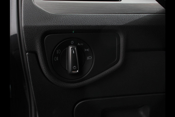 Volkswagen Touran 1.5 TSI 150pk DSG Comfortline Plus 7p | Navigatie | Apple Carplay/Android Auto | Wegklapbare trekhaak | Parkeersensoren | Adaptive Cruise Control | Stoelverwarming | Getinte ramen | Climate Control