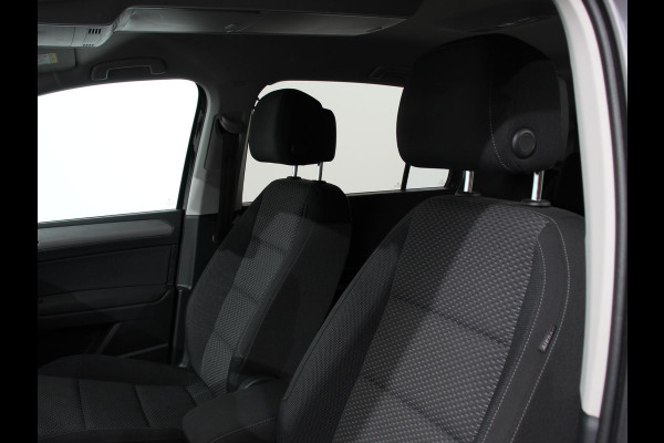 Volkswagen Touran 1.5 TSI 150pk DSG Comfortline Plus 7p | Navigatie | Apple Carplay/Android Auto | Wegklapbare trekhaak | Parkeersensoren | Adaptive Cruise Control | Stoelverwarming | Getinte ramen | Climate Control