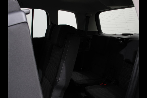 Volkswagen Touran 1.5 TSI 150pk DSG Comfortline Plus 7p | Navigatie | Apple Carplay/Android Auto | Wegklapbare trekhaak | Parkeersensoren | Adaptive Cruise Control | Stoelverwarming | Getinte ramen | Climate Control