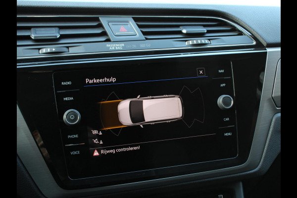 Volkswagen Touran 1.5 TSI 150pk DSG Comfortline Plus 7p | Navigatie | Apple Carplay/Android Auto | Wegklapbare trekhaak | Parkeersensoren | Adaptive Cruise Control | Stoelverwarming | Getinte ramen | Climate Control