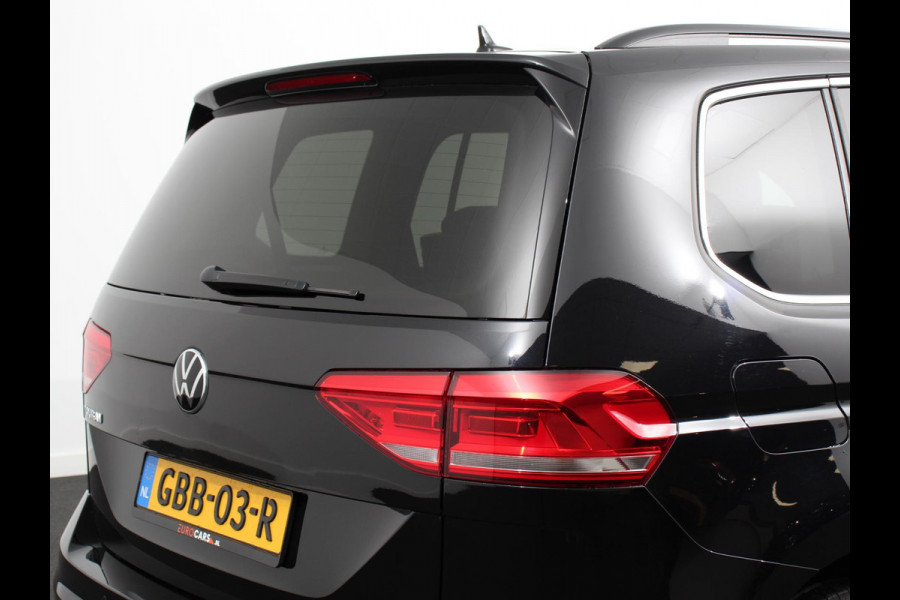 Volkswagen Touran 1.5 TSI 150pk DSG Comfortline Plus 7p | Navigatie | Apple Carplay/Android Auto | Wegklapbare trekhaak | Parkeersensoren | Adaptive Cruise Control | Stoelverwarming | Getinte ramen | Climate Control