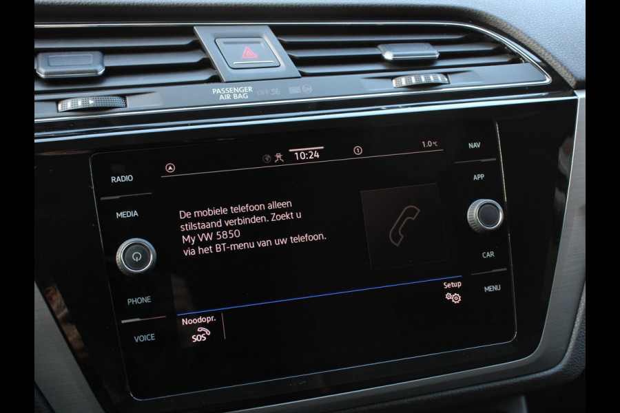 Volkswagen Touran 1.5 TSI 150pk DSG Comfortline Plus 7p | Navigatie | Apple Carplay/Android Auto | Wegklapbare trekhaak | Parkeersensoren | Adaptive Cruise Control | Stoelverwarming | Getinte ramen | Climate Control