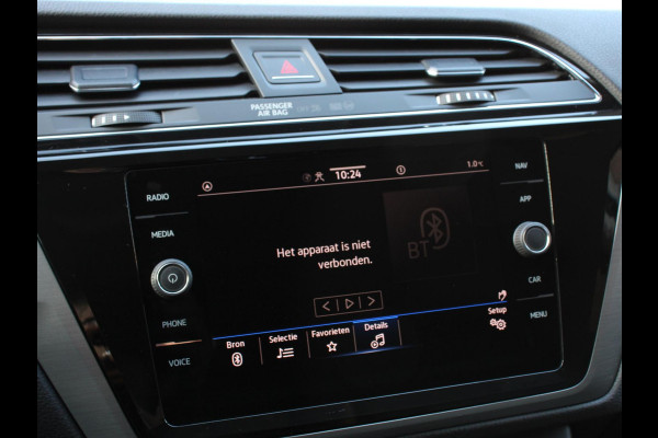 Volkswagen Touran 1.5 TSI 150pk DSG Comfortline Plus 7p | Navigatie | Apple Carplay/Android Auto | Wegklapbare trekhaak | Parkeersensoren | Adaptive Cruise Control | Stoelverwarming | Getinte ramen | Climate Control