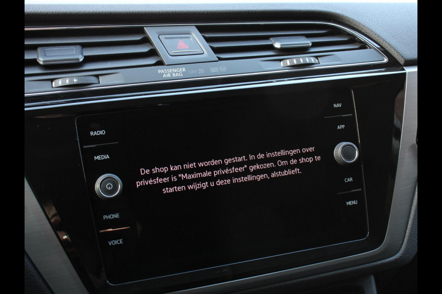 Volkswagen Touran 1.5 TSI 150pk DSG Comfortline Plus 7p | Navigatie | Apple Carplay/Android Auto | Wegklapbare trekhaak | Parkeersensoren | Adaptive Cruise Control | Stoelverwarming | Getinte ramen | Climate Control