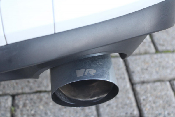 Volkswagen Golf 2.0 TSI GTI | Pano | Remus | HUD | HK | IQ