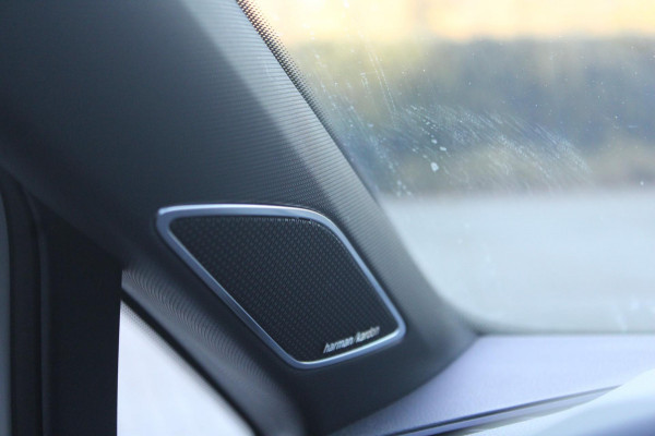 Volkswagen Golf 2.0 TSI GTI | Pano | Remus | HUD | HK | IQ