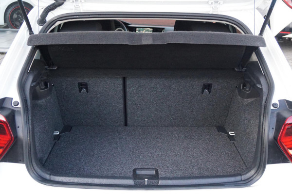 Volkswagen Polo 1.0 TSI Comfortline Automaat + STOELVERWARMING / TREKHAAK / APPLE CARPLAY