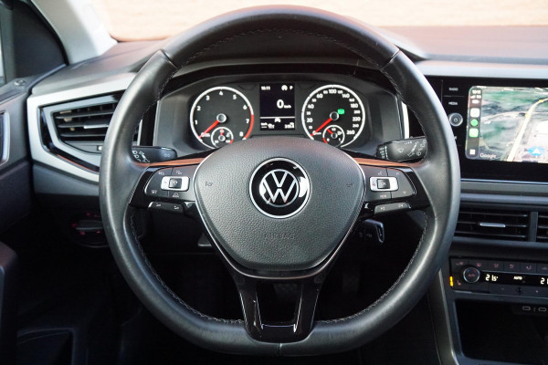 Volkswagen Polo 1.0 TSI Comfortline Automaat + STOELVERWARMING / TREKHAAK / APPLE CARPLAY