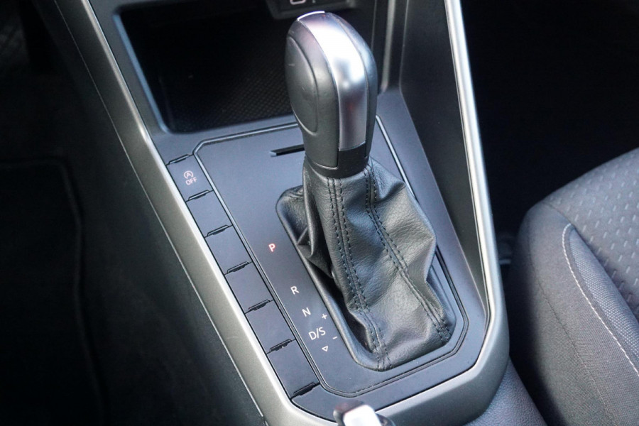 Volkswagen Polo 1.0 TSI Comfortline Automaat + STOELVERWARMING / TREKHAAK / APPLE CARPLAY