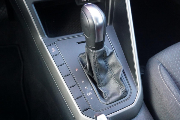 Volkswagen Polo 1.0 TSI Comfortline Automaat + STOELVERWARMING / TREKHAAK / APPLE CARPLAY