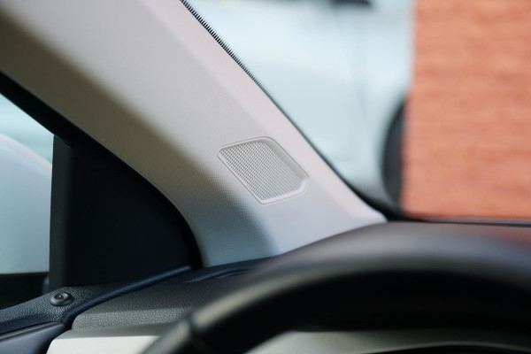 Volkswagen Polo 1.0 TSI Comfortline Automaat + STOELVERWARMING / TREKHAAK / APPLE CARPLAY