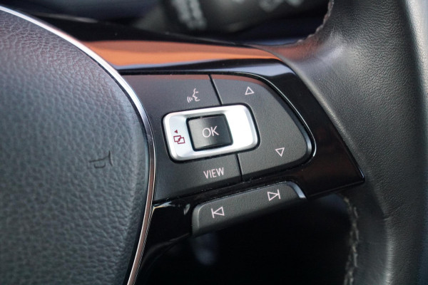 Volkswagen Polo 1.0 TSI Comfortline Automaat + STOELVERWARMING / TREKHAAK / APPLE CARPLAY