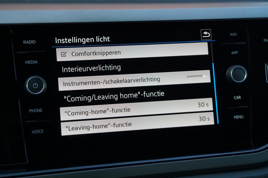 Volkswagen Polo 1.0 TSI Comfortline Automaat + STOELVERWARMING / TREKHAAK / APPLE CARPLAY