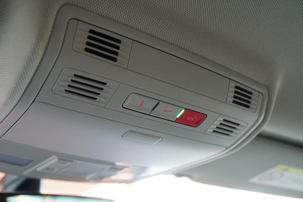 Volkswagen Polo 1.0 TSI Comfortline Automaat + STOELVERWARMING / TREKHAAK / APPLE CARPLAY