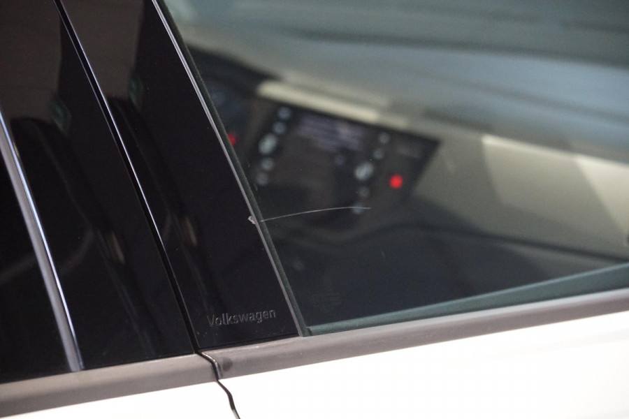 Volkswagen Polo 1.0 TSI Comfortline Automaat + STOELVERWARMING / TREKHAAK / APPLE CARPLAY
