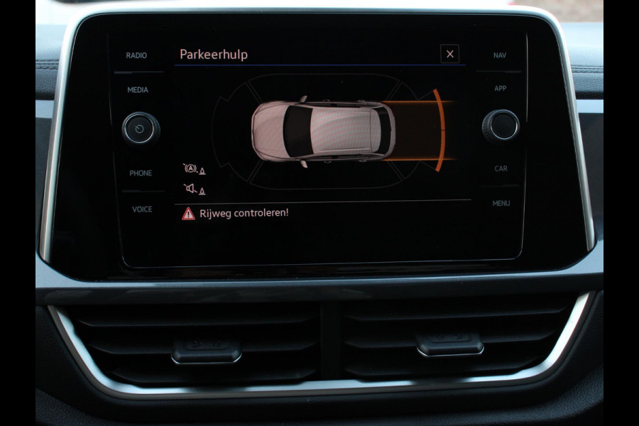 Volkswagen T-Roc 1.5 TSI DSG Style | Navigatie | Apple Carplay / Android Auto | Climate Control | Led | Digitale Cockpit | Adaptive Cruise Control | Trekhaak