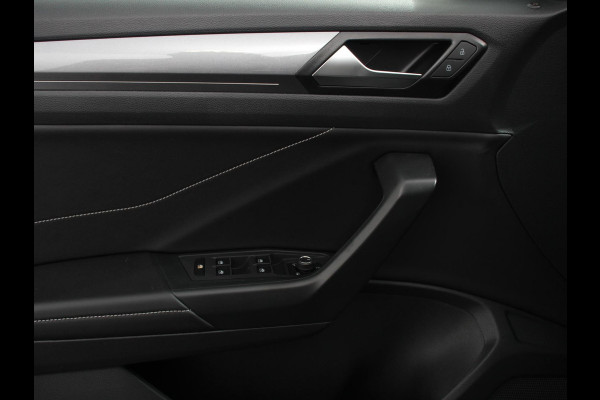 Volkswagen T-Roc 1.5 TSI DSG Style | Navigatie | Apple Carplay / Android Auto | Climate Control | Led | Digitale Cockpit | Adaptive Cruise Control | Trekhaak