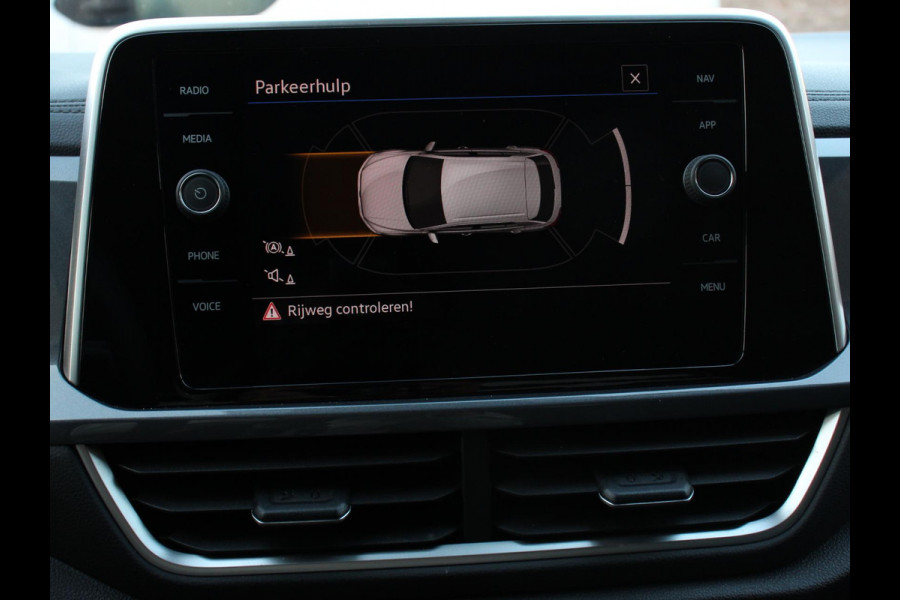 Volkswagen T-Roc 1.5 TSI DSG Style | Navigatie | Apple Carplay / Android Auto | Climate Control | Led | Digitale Cockpit | Adaptive Cruise Control | Trekhaak