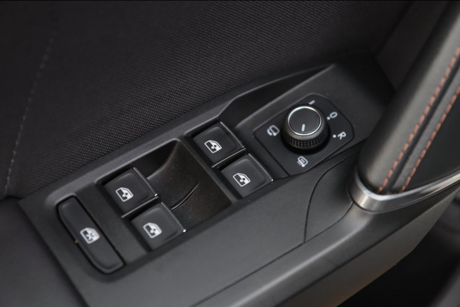 CUPRA Leon Sportstourer 1.4 e-Hybrid VZ Copper / PANODAK / KEYLESS / VOLLEDIG UITGEVOERD!