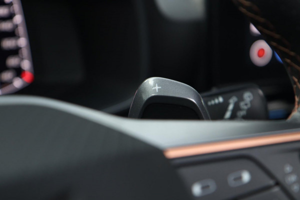 CUPRA Leon Sportstourer 1.4 e-Hybrid VZ Copper / PANODAK / KEYLESS / VOLLEDIG UITGEVOERD!