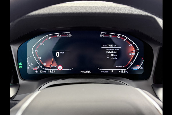 BMW 3-serie 320i 2.0T 184pk AUT-8 Navi-Pro Apple Carplay Android Bordherk. Sport Line Shadow-Line Sportstoel+ 1/2 Leer PDC-a+v Teleservice D HiFi+9speakers Drive-Assist LED Connected-Services LED Live Cockpit Pro Active guard DAB WiFi 1600kg trekvermogen