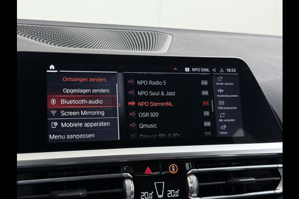BMW 3-serie 320i 2.0T 184pk AUT-8 Navi-Pro Apple Carplay Android Bordherk. Sport Line Shadow-Line Sportstoel+ 1/2 Leer PDC-a+v Teleservice D HiFi+9speakers Drive-Assist LED Connected-Services LED Live Cockpit Pro Active guard DAB WiFi 1600kg trekvermogen