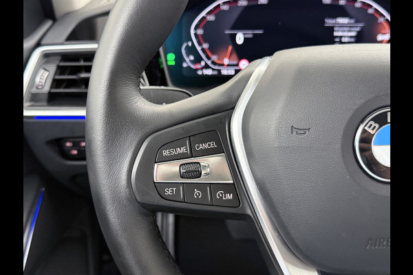 BMW 3-serie 320i 2.0T 184pk AUT-8 Navi-Pro Apple Carplay Android Bordherk. Sport Line Shadow-Line Sportstoel+ 1/2 Leer PDC-a+v Teleservice D HiFi+9speakers Drive-Assist LED Connected-Services LED Live Cockpit Pro Active guard DAB WiFi 1600kg trekvermogen