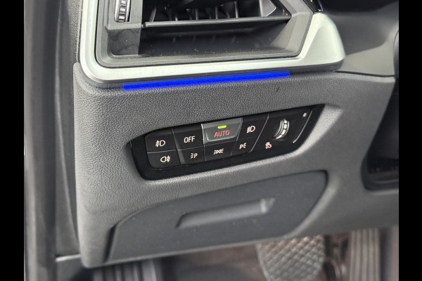 BMW 3-serie 320i 2.0T 184pk AUT-8 Navi-Pro Apple Carplay Android Bordherk. Sport Line Shadow-Line Sportstoel+ 1/2 Leer PDC-a+v Teleservice D HiFi+9speakers Drive-Assist LED Connected-Services LED Live Cockpit Pro Active guard DAB WiFi 1600kg trekvermogen