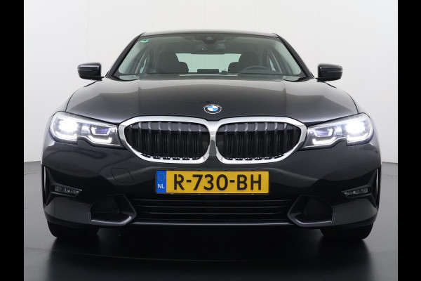 BMW 3-serie 320i 2.0T 184pk AUT-8 Navi-Pro Apple Carplay Android Bordherk. Sport Line Shadow-Line Sportstoel+ 1/2 Leer PDC-a+v Teleservice D HiFi+9speakers Drive-Assist LED Connected-Services LED Live Cockpit Pro Active guard DAB WiFi 1600kg trekvermogen