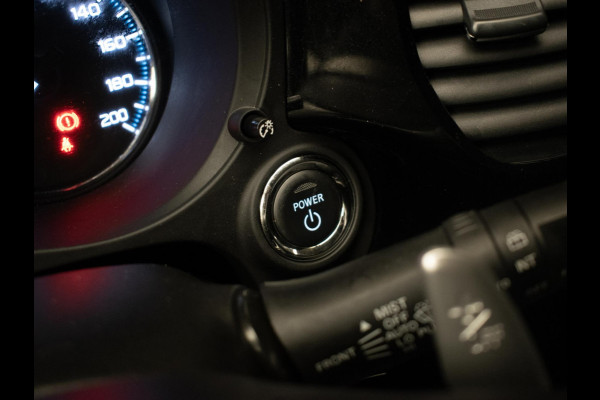 Mitsubishi Outlander 2.4 PHEV Intense Sport (APPLECARPLAY,CAMERA,PDC,STOELVERWARMING,CRUISE,SPORTSTOELEN,LM VELGEN,NETTE STAAT)