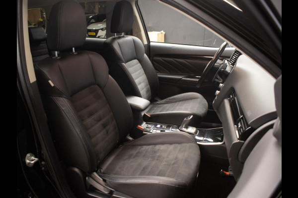 Mitsubishi Outlander 2.4 PHEV Intense Sport (APPLECARPLAY,CAMERA,PDC,STOELVERWARMING,CRUISE,SPORTSTOELEN,LM VELGEN,NETTE STAAT)