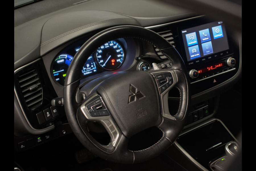 Mitsubishi Outlander 2.4 PHEV Intense Sport (APPLECARPLAY,CAMERA,PDC,STOELVERWARMING,CRUISE,SPORTSTOELEN,LM VELGEN,NETTE STAAT)