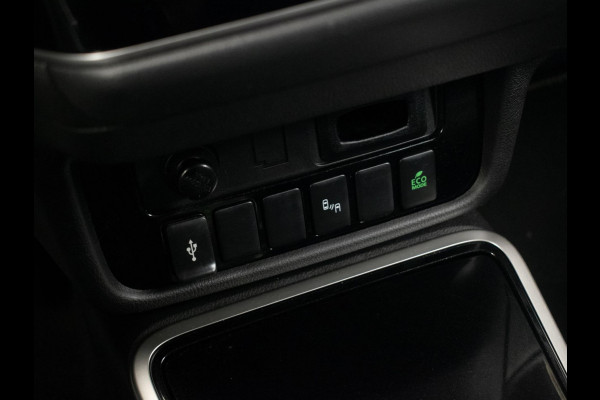 Mitsubishi Outlander 2.4 PHEV Intense Sport (APPLECARPLAY,CAMERA,PDC,STOELVERWARMING,CRUISE,SPORTSTOELEN,LM VELGEN,NETTE STAAT)