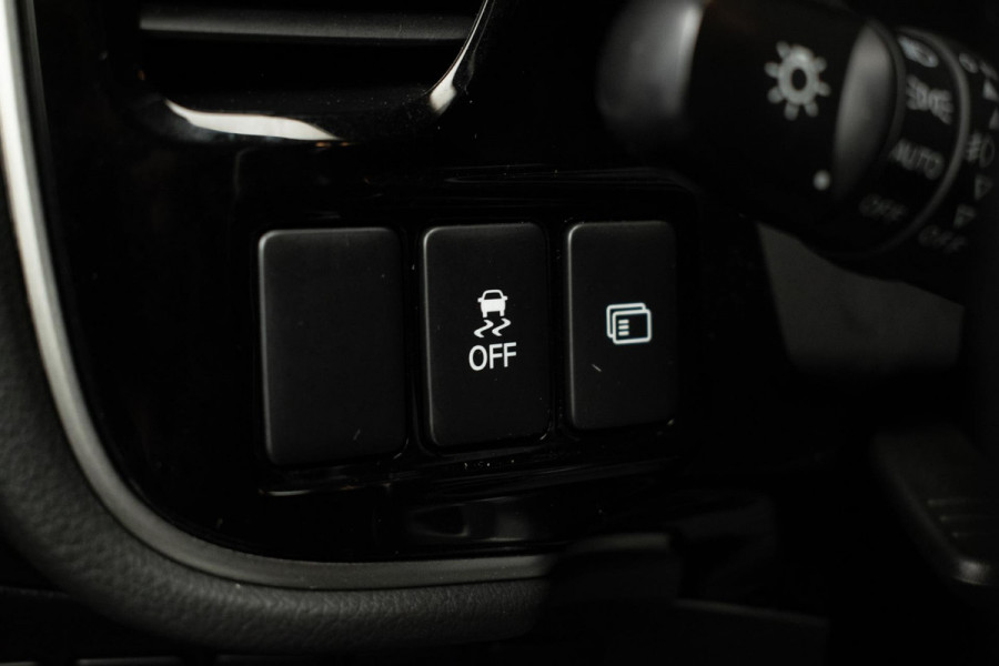 Mitsubishi Outlander 2.4 PHEV Intense Sport (APPLECARPLAY,CAMERA,PDC,STOELVERWARMING,CRUISE,SPORTSTOELEN,LM VELGEN,NETTE STAAT)