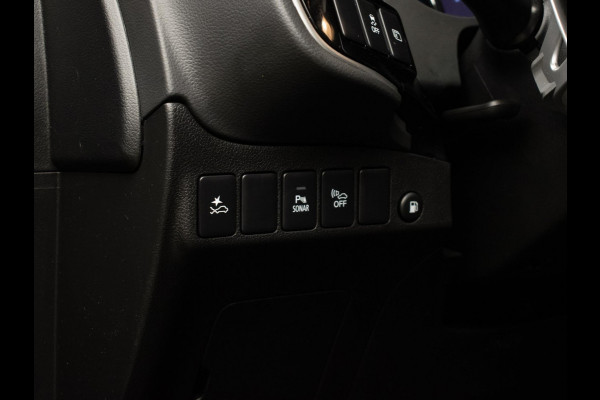 Mitsubishi Outlander 2.4 PHEV Intense Sport (APPLECARPLAY,CAMERA,PDC,STOELVERWARMING,CRUISE,SPORTSTOELEN,LM VELGEN,NETTE STAAT)