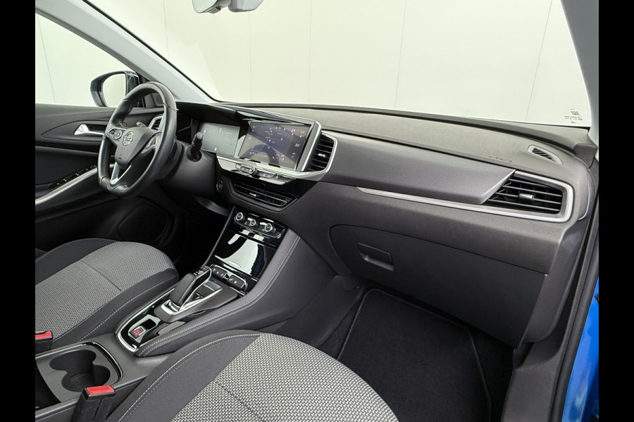 Opel Grandland 1.6T 225PK NWE MODEL !! PHEV AUT-8 Navi Ecc Apple Carplay Android Auto 360°Camera Adaptieve Cruise Control Pdc Plug-In Hybride DAB+ Lane Assist Stuur Verwarming Led Keyless Digitaal dashboard 1e Eigenaar Origineel Nederlandse Auto Nieuwe Model € 40.000 - nieuw!