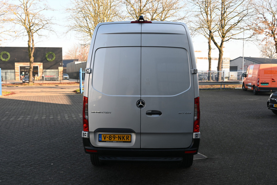 Mercedes-Benz Sprinter 317 CDI L2H2 RWD MBUX met camera, Led in laadruimte, Opstap