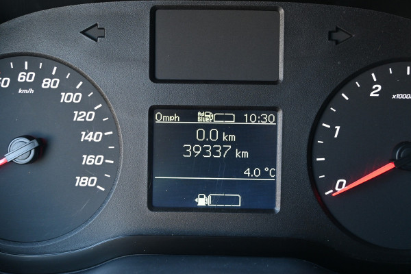 Mercedes-Benz Sprinter 317 CDI L2H2 RWD MBUX met camera, Led in laadruimte, Opstap