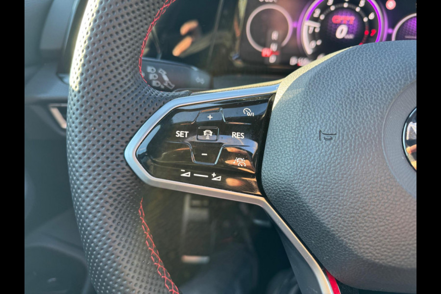 Volkswagen Golf 2.0 TSI GTI Clubsport Panorama IQ Led ACC 301 PK