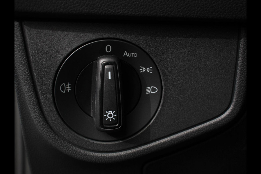 Volkswagen Polo 2.0 TSI GTI Automaat Navigatie Apple Carplay / Android Auto Adaptive Cruise Control Parkersensoren Park Assist Dodehoek Assistent Stoelverwarming Climate Control