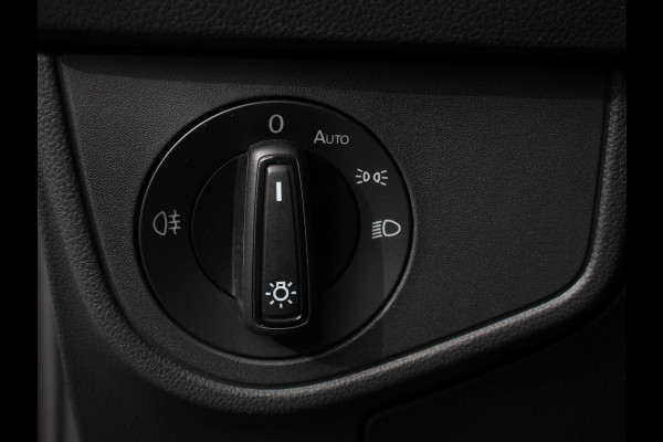 Volkswagen Polo 2.0 TSI GTI Automaat Navigatie Apple Carplay / Android Auto Adaptive Cruise Control Parkersensoren Park Assist Dodehoek Assistent Stoelverwarming Climate Control