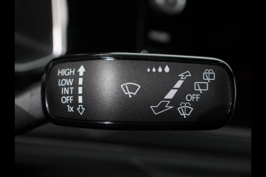 Volkswagen Polo 2.0 TSI GTI Automaat Navigatie Apple Carplay / Android Auto Adaptive Cruise Control Parkersensoren Park Assist Dodehoek Assistent Stoelverwarming Climate Control