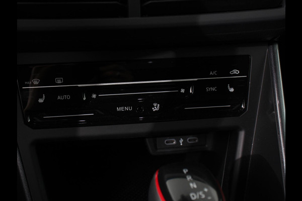 Volkswagen Polo 2.0 TSI GTI Automaat Navigatie Apple Carplay / Android Auto Adaptive Cruise Control Parkersensoren Park Assist Dodehoek Assistent Stoelverwarming Climate Control
