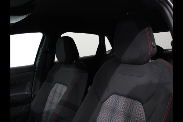 Volkswagen Polo 2.0 TSI GTI Automaat Navigatie Apple Carplay / Android Auto Adaptive Cruise Control Parkersensoren Park Assist Dodehoek Assistent Stoelverwarming Climate Control