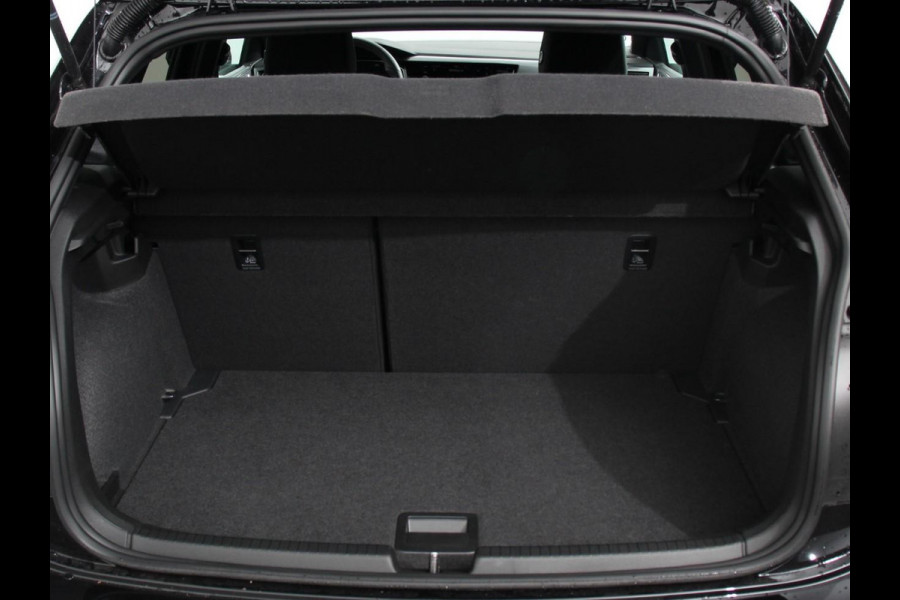 Volkswagen Polo 2.0 TSI GTI Automaat Navigatie Apple Carplay / Android Auto Adaptive Cruise Control Parkersensoren Park Assist Dodehoek Assistent Stoelverwarming Climate Control